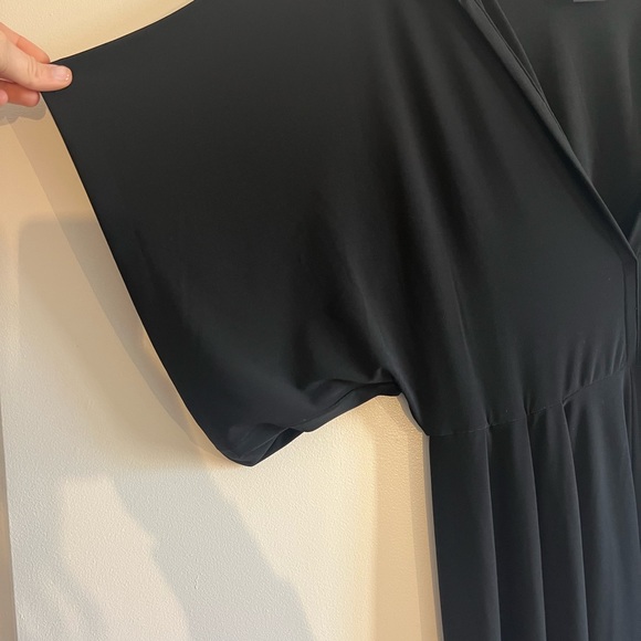 NWOT-Norma Kamali rectangle jog Womens Black V-Neck Short Sleeve Jumpsuit-XS - Picture 8 of 10